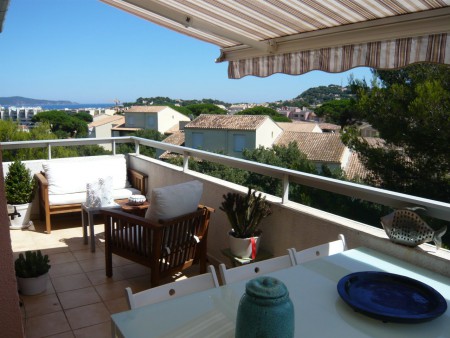 La terrasse Sud (communiquant avec le séjour)